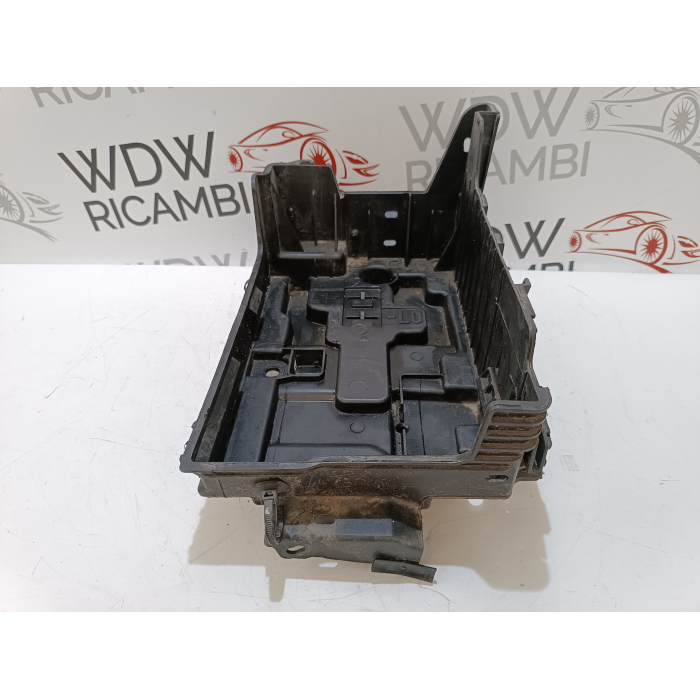 9676054080 SUPPORTO ALLOGGIO BATTERIA CITROEN C3 3° 1.2 (2016\2020)