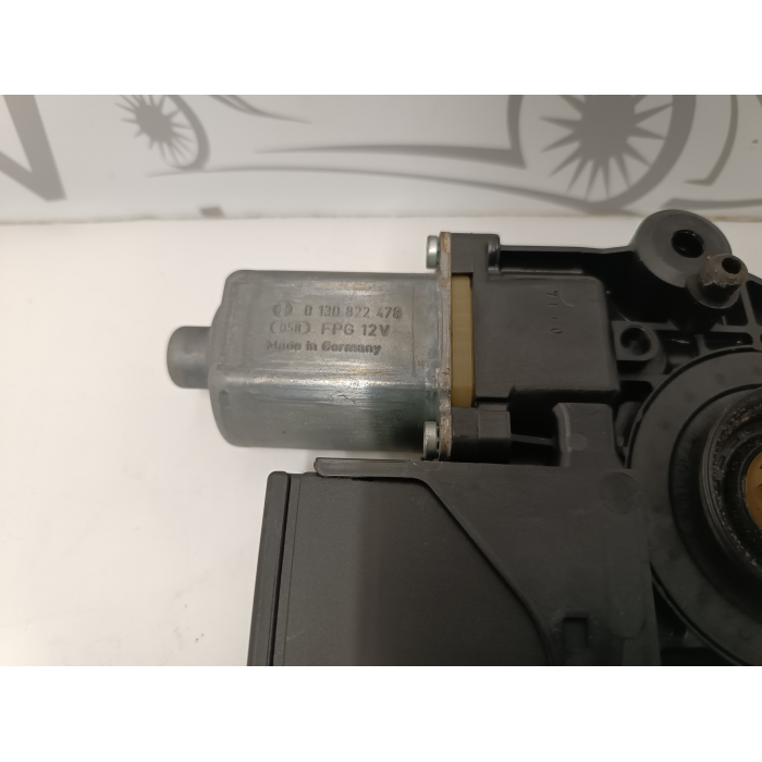 807300004R MOTORINO ALZAVETRO ANTERIORE DESTRO RENAULT MEGANE 2008-2016 0130822478 