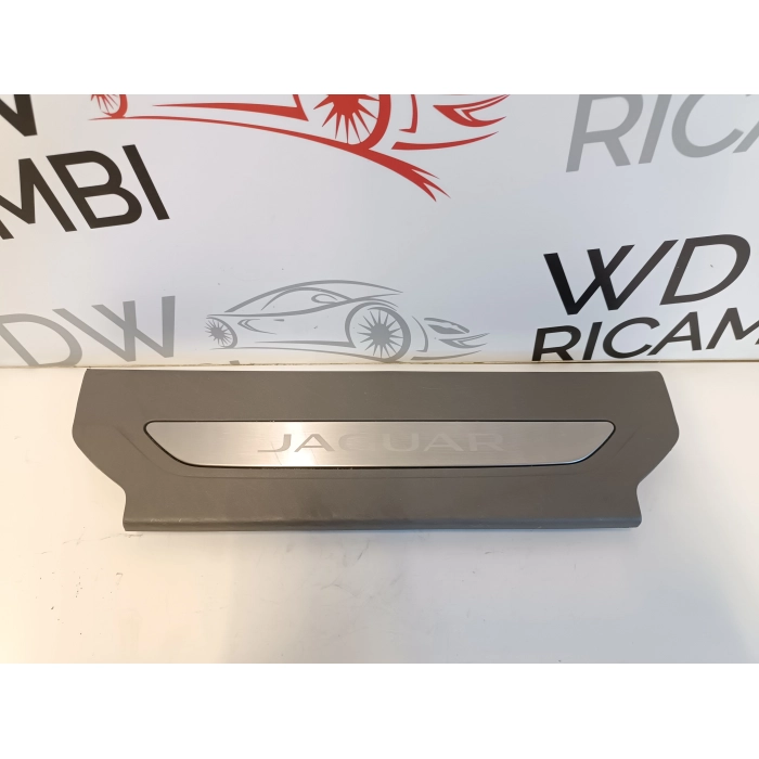 HK83-13201-AF BATTITACCO SOTTOPORTA ANTERIORE SINISTRO SX JAGUAR F-PACE (2016\2020)