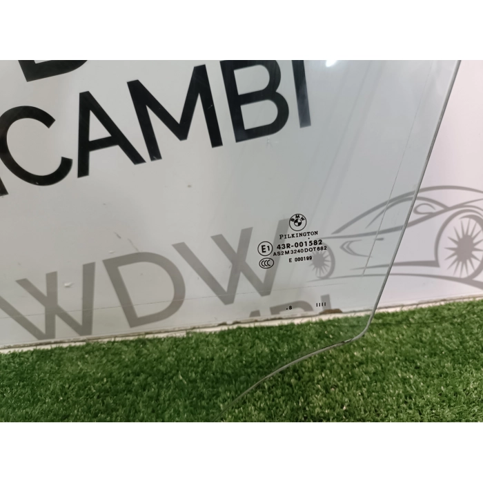 VETRO CRISTALLO SCENDENTE PORTA ANTERIORE SINISTRO BMW SERIE 3 320D (2005\2008)