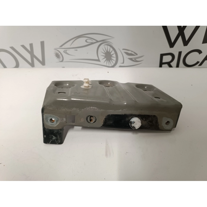 641343398R SUPPORTO STAFFA PARAFANGO ANTERIORE DESTRO RENAULT CAPTUR 2019-2025
