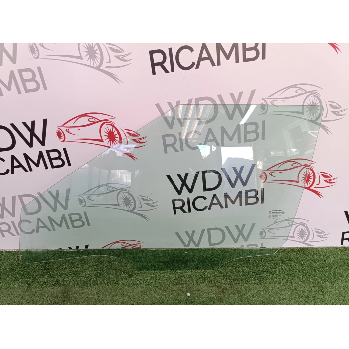VETRO CRISTALLO SCENDENTE PORTA ANTERIORE SINISTRO SSANGYONG TIVOLI 2015\2019