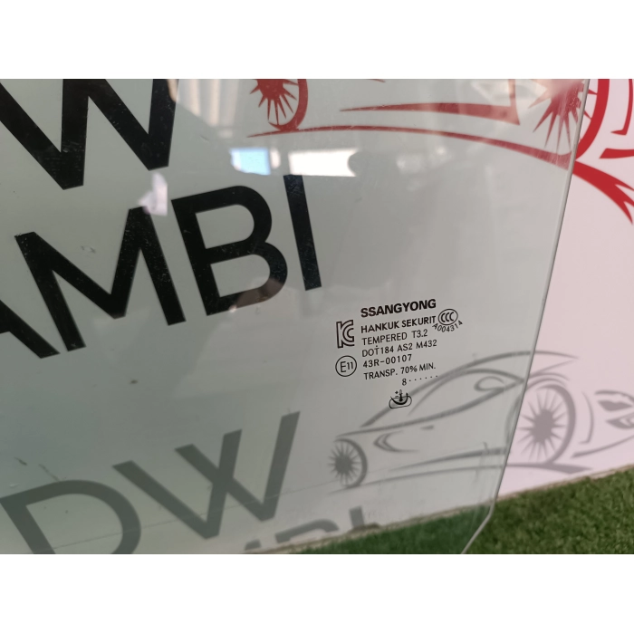 VETRO CRISTALLO SCENDENTE PORTA ANTERIORE SINISTRO SSANGYONG TIVOLI 2015\2019