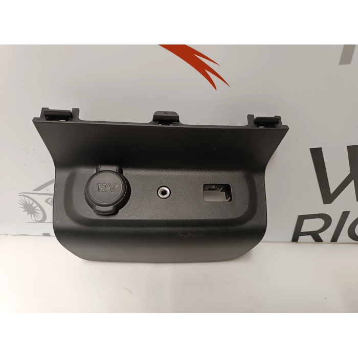 9812508977 CORNICE ATTACCO ACCENDISIGARI AUX CITROEN C3 3° (DAL 2016 IN POI >)