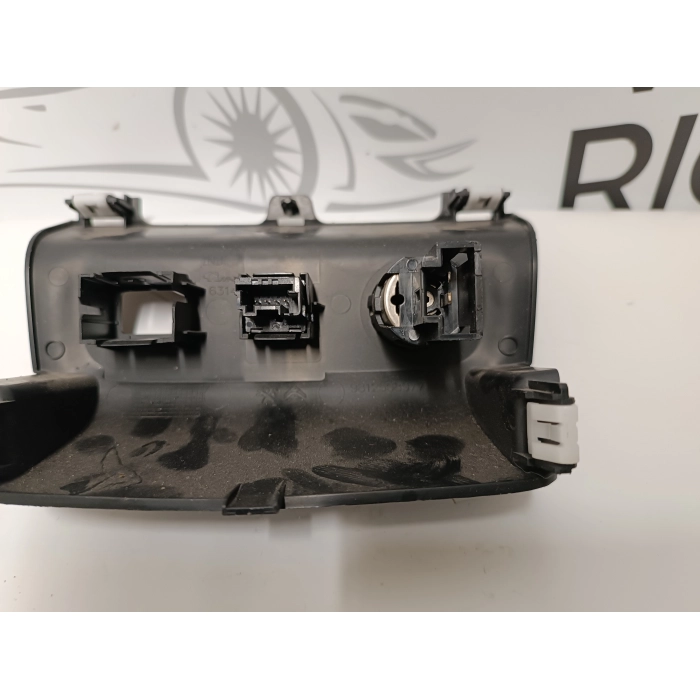 9812508977 CORNICE ATTACCO ACCENDISIGARI AUX CITROEN C3 3° (DAL 2016 IN POI >)