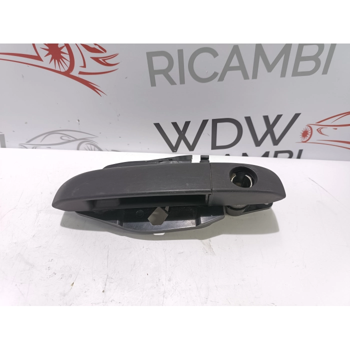 MANIGLIA ESTERNA APRI PORTA ANTERIORE SINISTRO FIAT PANDA (312\319) DAL 2012 IN POI