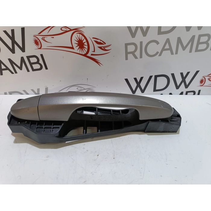MANIGLIA ESTERNA PORTA ANTERIORE DESTRO FIAT 500L (DAL 2012 IN POI >) GRIGIA