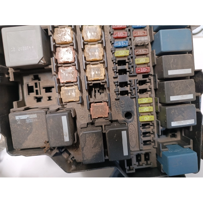 8V5114B144BA CENTRALINA SCATOLA PORTA FUSIBILI FORD FIESTA 1.4 / 1.6 TDCI (2008\2017)