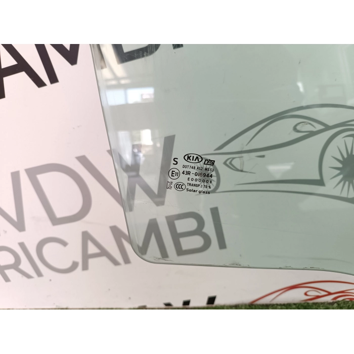 VETRO CRISTALLO SCENDENTE PORTA ANTERIORE DESTRO KIA RIO (YB/SC) 1.0 (2017\2023)