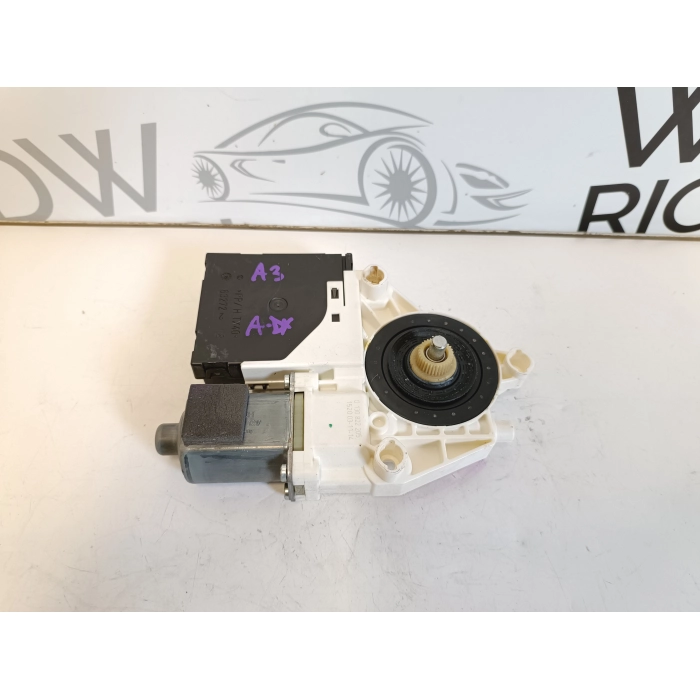 8P0959802A MOTORINO ALZAVETRO ALZACRISTALLO ANTERIORE DESTRO AUDI A3 8P 2003\2012
