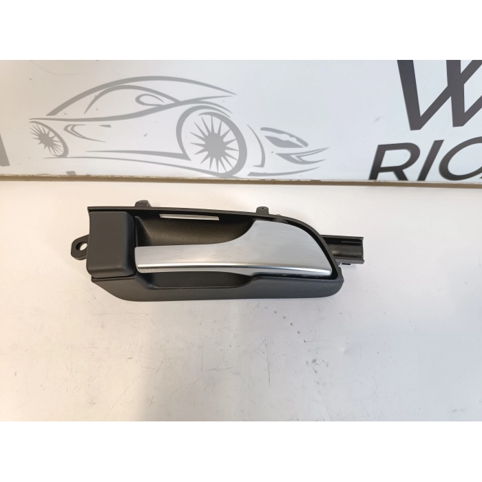 8P3867020B MANIGLIA INTERNA CROMATA PORTA ANTERIORE DESTRA AUDI A3 8P 2003\2007