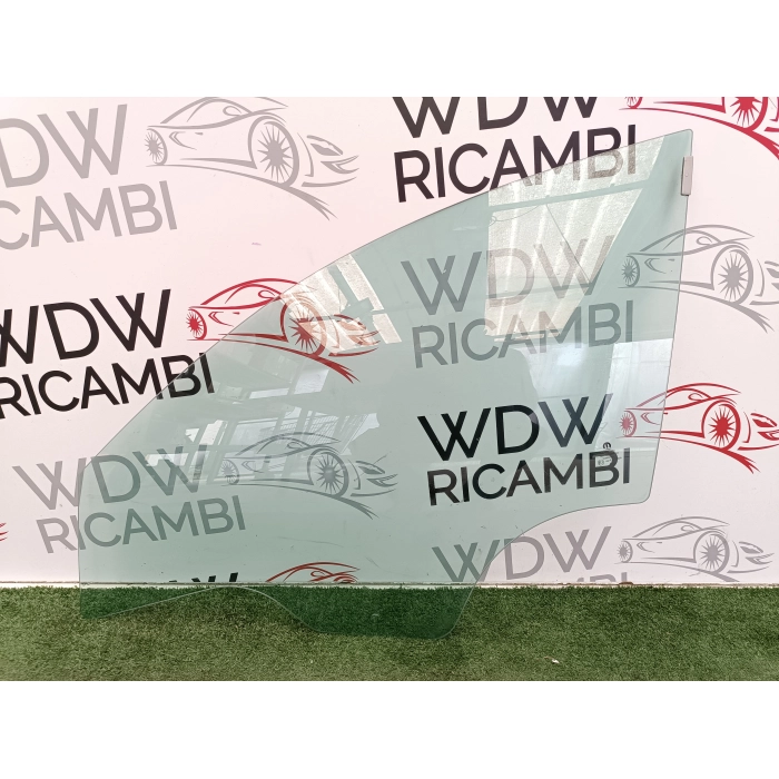 VETRO SCENDENTE PORTA ANTERIORE SINISTRO FIAT TIPO (356) SW 1.6 (DAL 2015 IN POI >)