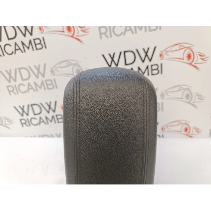 84670-1W000 BRACCIOLO INTERNO IN PELLE KIA RIO (UB) 1.1 CRDI (2011\2017)