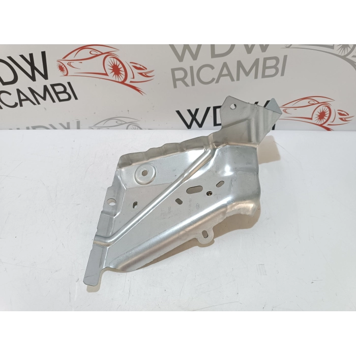 M1TB-16D268-AB STAFFA PARAFANGO ANTERIORE SINISTRO FORD PUMA ST-LINE (2019\2024)
