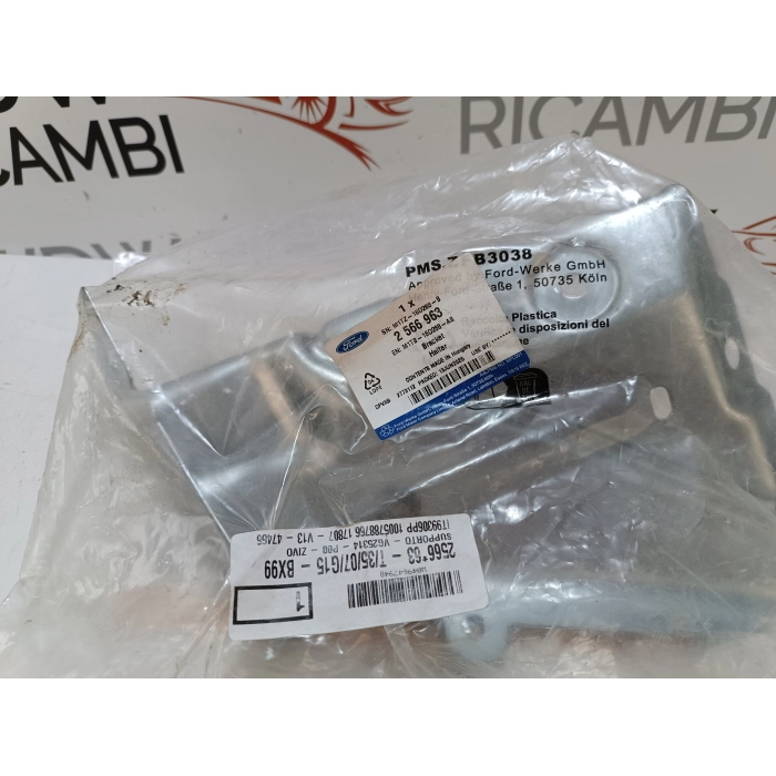 M1TB-16D268-AB STAFFA PARAFANGO ANTERIORE SINISTRO FORD PUMA ST-LINE (2019\2024)