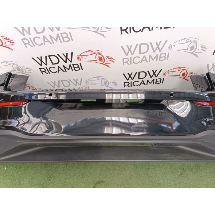 5H6807421F PARAURTI POSTERIORE POST NERO VW GOLF 8 8.5 ANNO 2025 CON FORI PER SENSORI