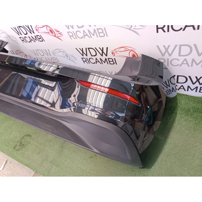 5H6807421F PARAURTI POSTERIORE POST NERO VW GOLF 8 8.5 ANNO 2025 CON FORI PER SENSORI