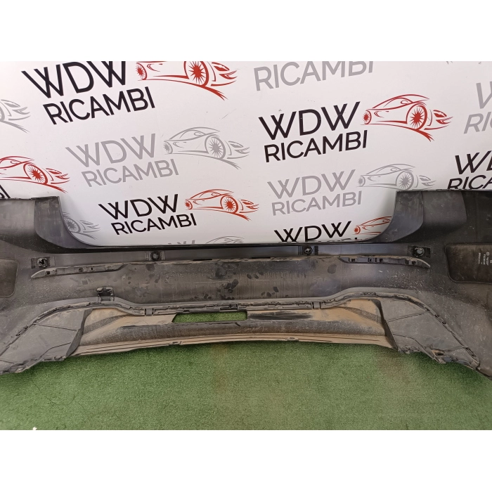 5H6807421F PARAURTI POSTERIORE POST NERO VW GOLF 8 8.5 ANNO 2025 CON FORI PER SENSORI