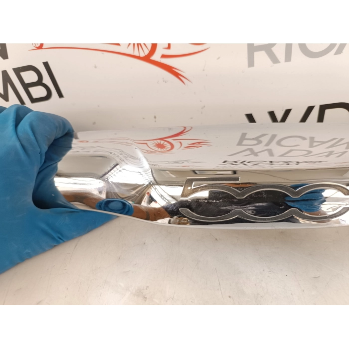 MANIGLIA MANIGLIONE PULSANTE APERTURA PORTELLONE POSTERIORE FIAT 500 3P 2007\2015