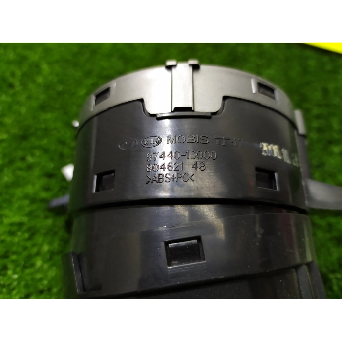 97440-1D000 BOCHETTA AREAZIONE LATERALE DESTRO DX CRUSCOTTO KIA CARENS 2 II SERIE