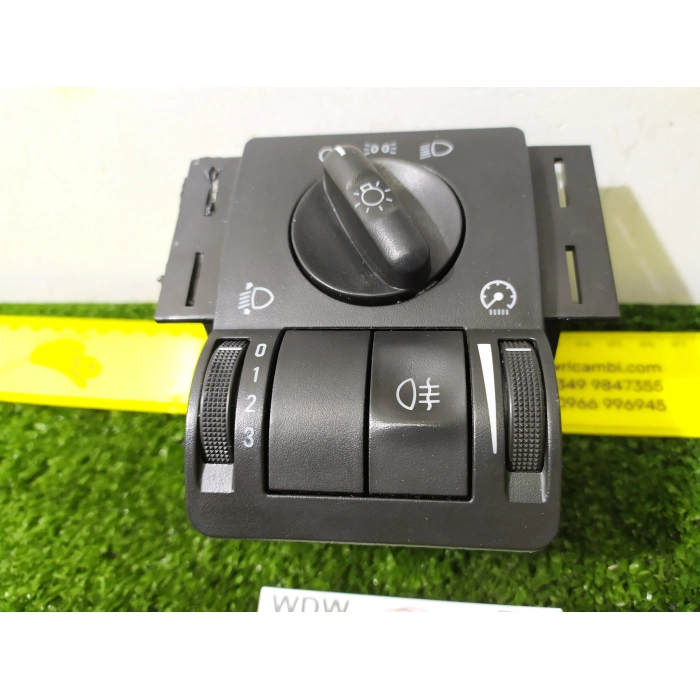 GRUPPO COMANDI LUCI REGOLAZIONE FARI CRUSCOTTO OPEL CORSA C (DG11) 3° 2004