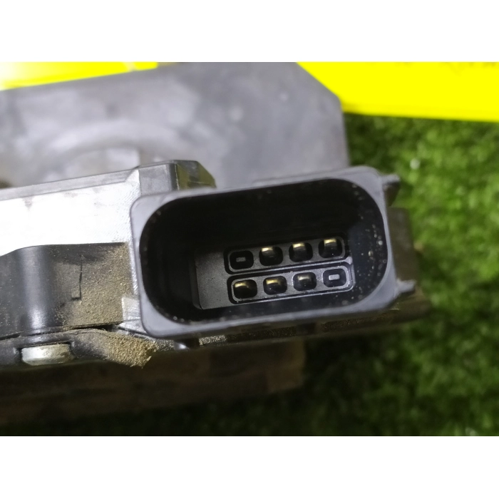SERRATURA CHIUSURA PORTA ANTERIORE ANT DESTRA DX FIAT GRANDE PUNTO (05-11)