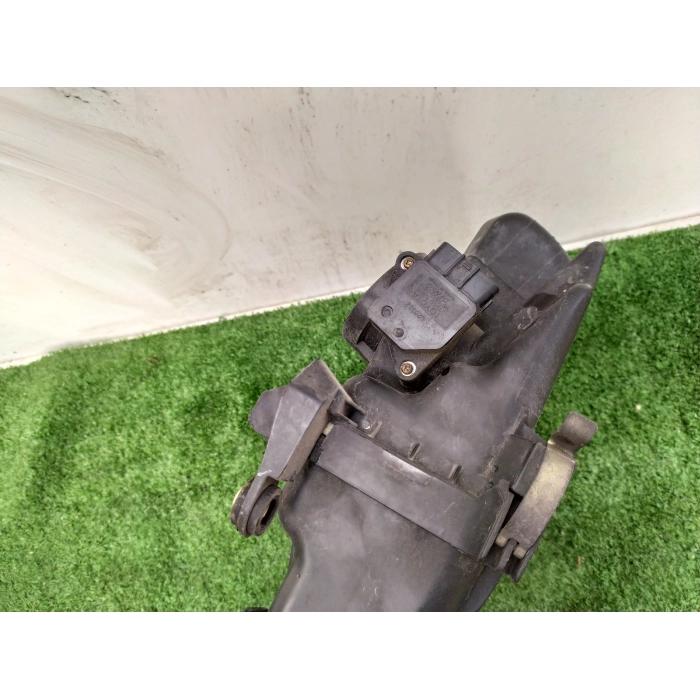 SCATOLA PORTAFILTRO ARIA COPRIMOTORE TOYOTA YARIS (XP10) 1.0 (99-05) 2002