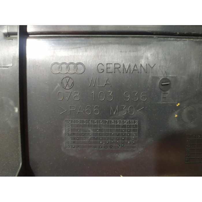 COPERCHIO TESTATA LATERALE SINISTRO SX AUDI A4 (B5) 8D (1998\2001) 2.4 V6 30V