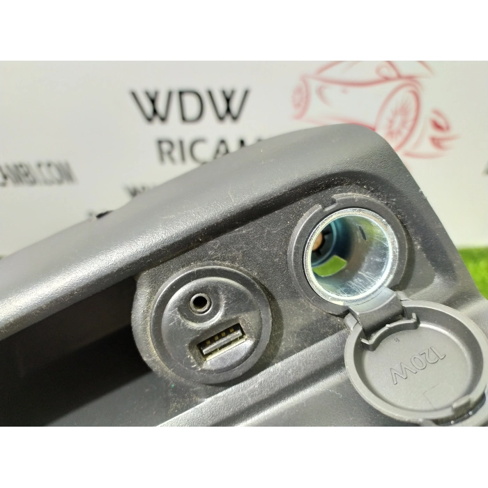 PORTAOGGETTI CRUSCOTTO PORTA INGRESSO AUX USB ACCENDISIGARI PEUGEOT 208