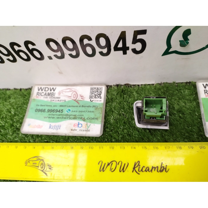 96750883Z0 PULSANTE INTERRUTTORE CHIUSURA PORTA PORTIERE PEUGEOT 208 1.4 (2012\2019) 2014