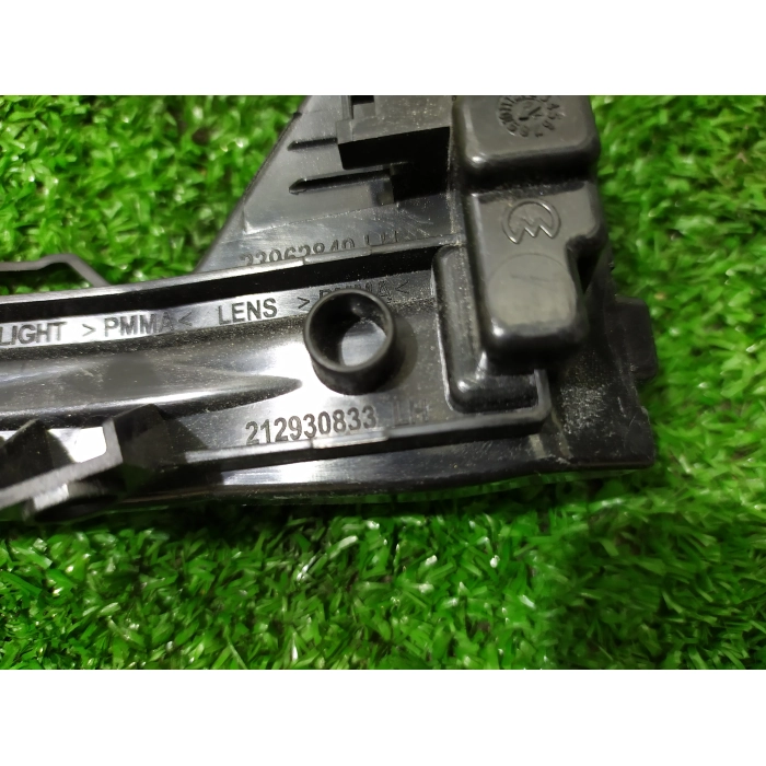 FRECCIA LUCE INDICATORE DIREZIONE SPECCHIETTO SINISTRO PEUGEOT 208 2° 2019>