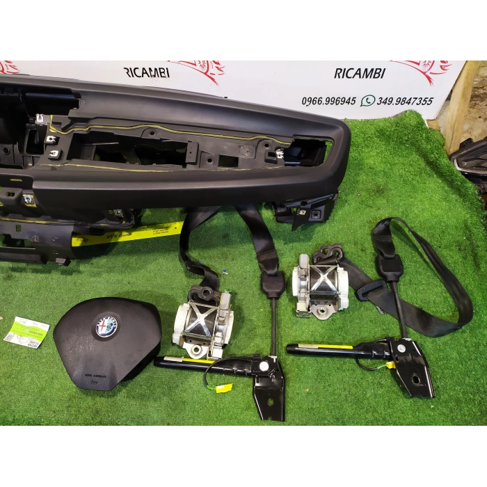 ART.18298 KIT AIRBAG NO CENTRALINA ALFA ROMEO GIULIETTA 1.6 (DAL 2010 IN POI >) -VEDI FOTO-
