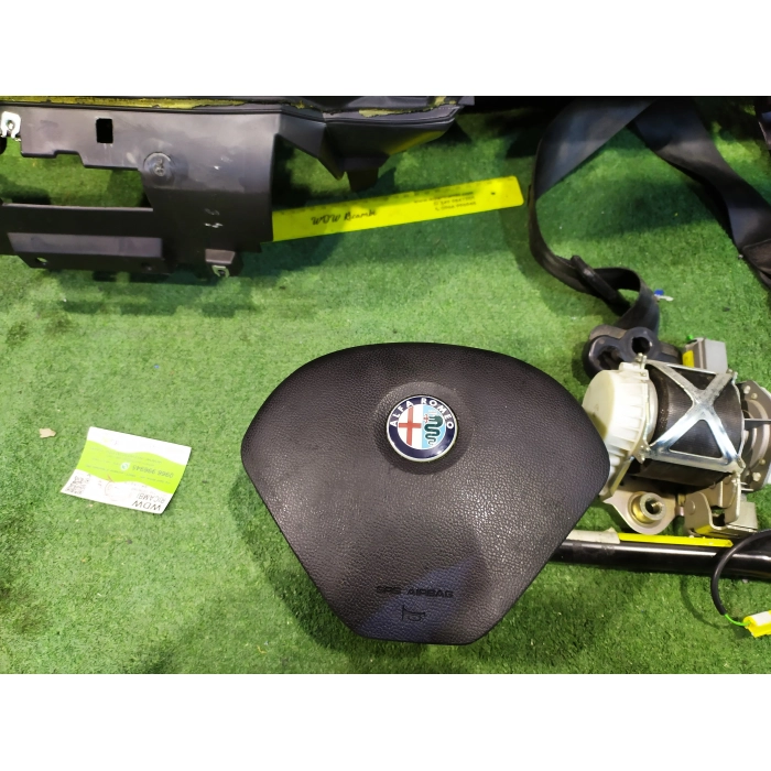 ART.18298 KIT AIRBAG NO CENTRALINA ALFA ROMEO GIULIETTA 1.6 (DAL 2010 IN POI >) -VEDI FOTO-