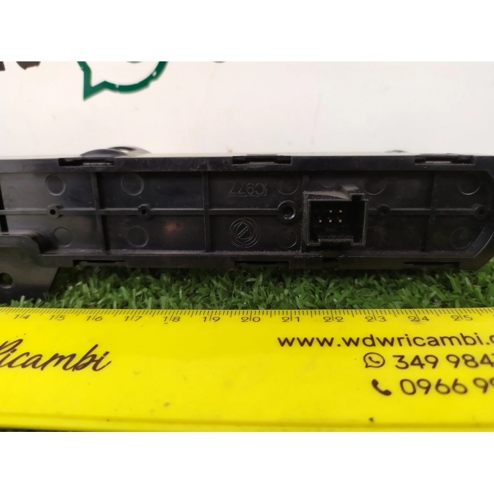 735451108 PULSANTE PULSANTIERA CENTRALE LUCE DI EMERGENZA FIAT 500 (312) 1.3 RESTYLING 2015