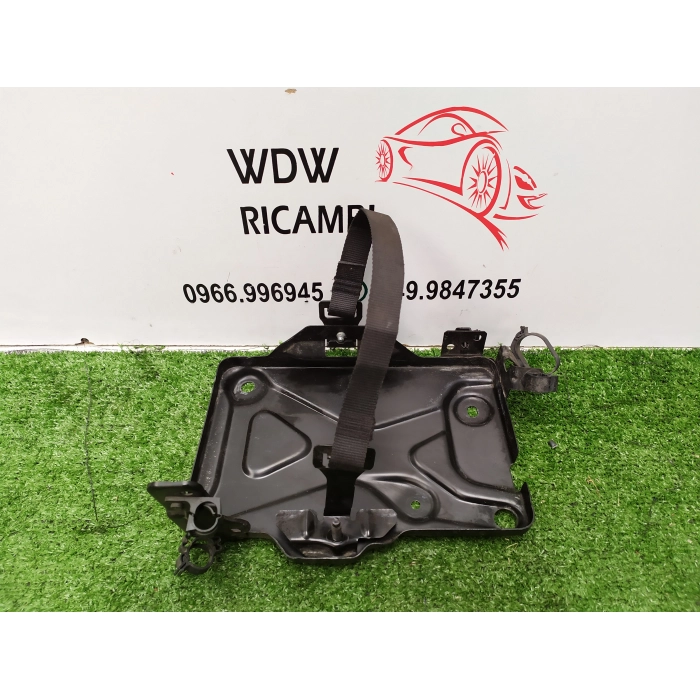 STAFFA SUPPORTO ALLOGGIO BATTERIA USATO FIAT TIPO (356) SW 1.6 (DAL 2015 IN POI >)