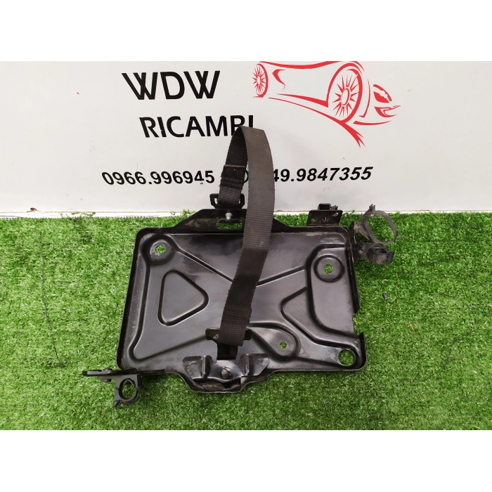 STAFFA SUPPORTO ALLOGGIO BATTERIA USATO FIAT TIPO (356) SW 1.6 (DAL 2015 IN POI >)