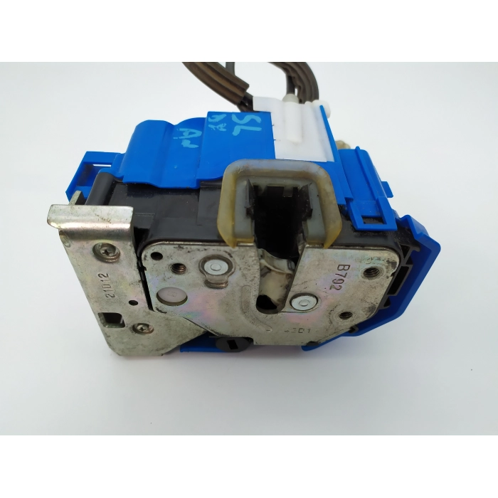 51884139 SERRATURA CHIUSURA PORTA ANTERIORE DESTRO DX FIAT 500L 1.3 MTJ (DAL 2012 IN POI >) 2017