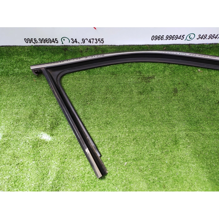 GUARNIZIONE CROMATA USATO PORTA ANTERIORE DESTRO DX JEEP COMPASS 2.0 CRD 4X4 (DAL 2016 IN POI >)