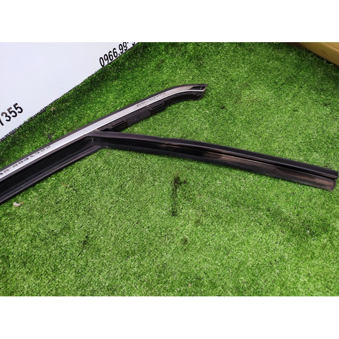 GUARNIZIONE CROMATA USATO PORTA ANTERIORE DESTRO DX JEEP COMPASS 2.0 CRD 4X4 (DAL 2016 IN POI >)
