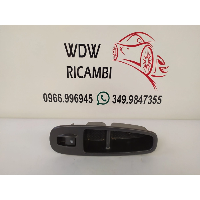 735521260 PULSANTIERA ALZAVETRO PORTA ANTERIORE DESTRO DX USATO FIAT 500L 1.3 MTJ (DAL 2012 IN POI >)