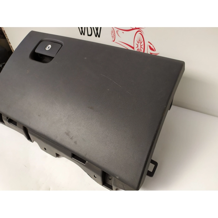 J8A2-060K63-A CASSETTO VANO PORTAOGGETTI USATO LAND ROVER RANGE ROVER VELAR DAL 2017 IN POI >