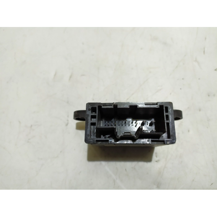 LU5T-14B534-AE CENTRALINA PORTA POSTERIORE DESTRO DX USATO FORD PUMA ST-LINE (DAL 2019 >)