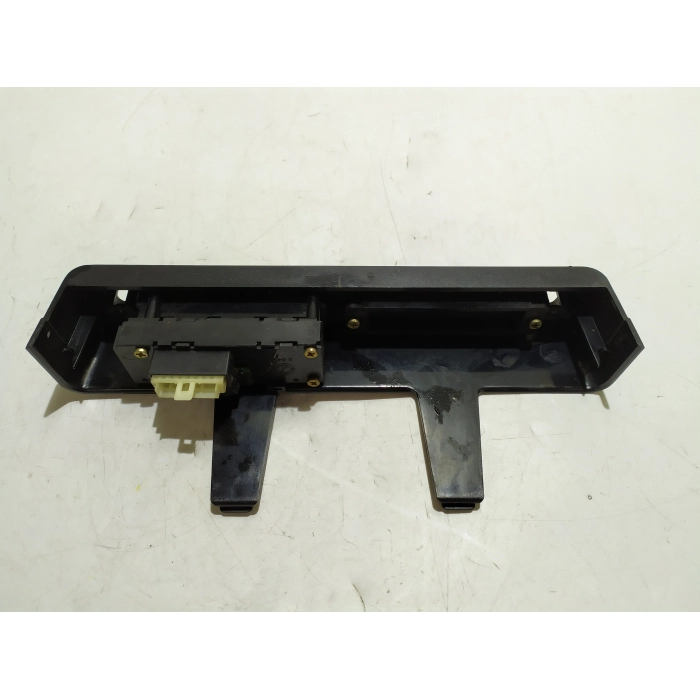 PULSANTE PULSANTIERA INTERRUTTORE CENTRALE USATO FIAT UNO 1.0 (1989\1995) 1990