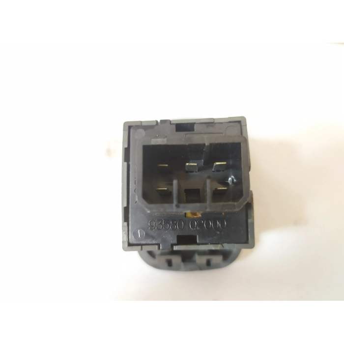 9358002000 PULSANTE INTERRUTTORE ALZAVETRO ANTERIORE DESTRO HYUNDAI ATOS 1° SERIE 1997-2008