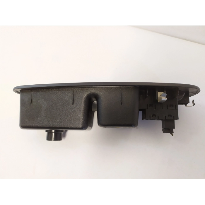 735521260 PULSANTE PULSANTIERA ANTERIORE DESTRO DX ALZAVETRO FIAT 500L 2012 > 735550190