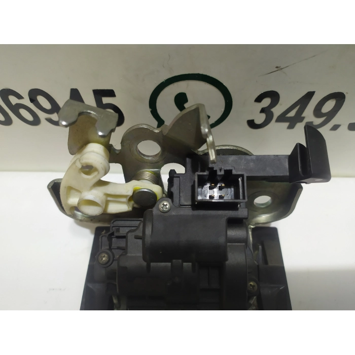 8P4827520B SERRATURA CHIUSURA PORTELLONE POSTERIORE POST USATO AUDI A3 8P 1.9 (2008 / 2013) 2009