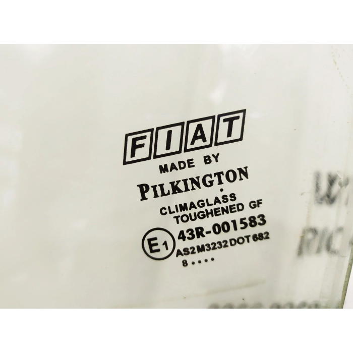 VETRO CRISTALLO PORTA ANTERIORE SINISTRO SX FIAT GRANDE PUNTO 1.3 75CV (2005\2011) 2009