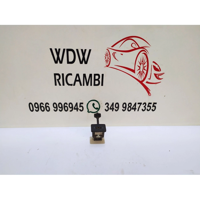 735429751 ATTACCO PRESA PORTA USB USATO FIAT GRANDE PUNTO 1.3 75CV (2005\2011) 2007
