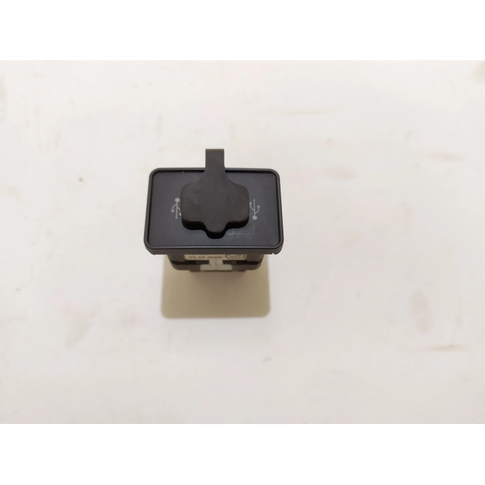 735429751 ATTACCO PRESA PORTA USB USATO FIAT GRANDE PUNTO 1.3 75CV (2005\2011) 2007