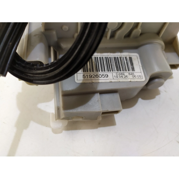 51926060 SERRATURA ELETTRICA 4 PIN POSTERIORE SINISTRO SX USATO LANCIA YPSILON (312\319) (DAL 2011 IN POI >)